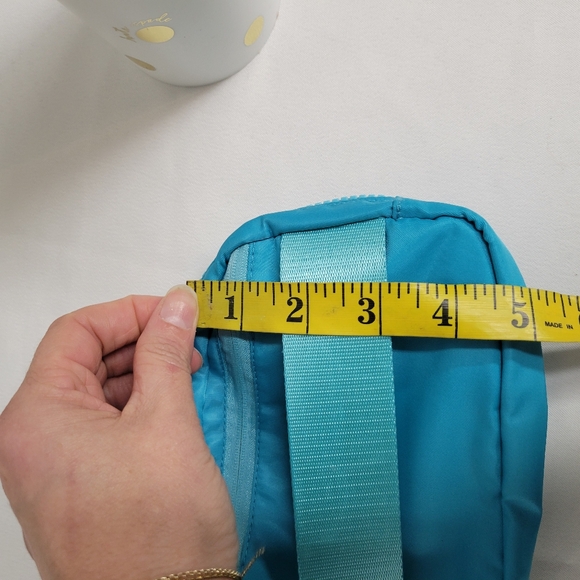 Neocutis Zipperd Fanny  Pack Belt Bag Travel - Picture 6 of 7